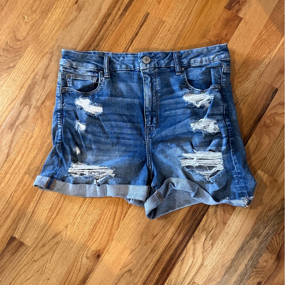 American Eagle Jean Shorts Size 16Curvy High Rise Shortie Light Wash Distressed
